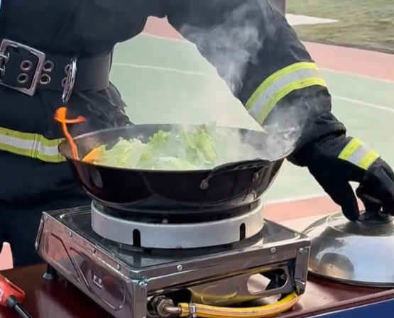 油锅起火，牢记正确扑救方法