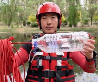 消防员教你自制抛绳瓶，关键时刻营救落水者！