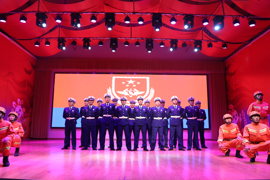 西藏森林消防总队隆重举办主题教育晚会