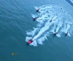 【视频】空中视角看海南消防劈波斩浪练救援