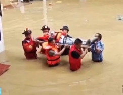 【东方时空】贵州黔东南州消防营救转移近3000人 榕江县已转入清淤阶段