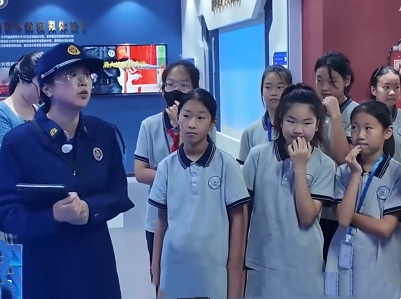 【新闻直播间】第36个国际减灾日·普及消防安全知识 加装智能防灾设备