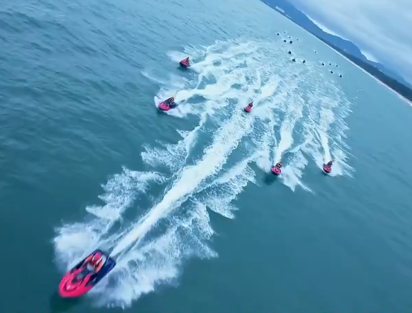 【新华社】海南消防开展大规模水域救援综合演练