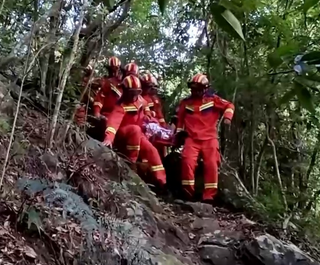 【新闻直播间】登山不走“寻常路”？多起消防救援案例敲响安全警钟