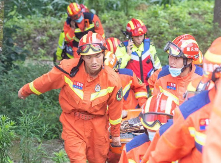 【新华社】重庆万州全力开展失踪人员搜救工作