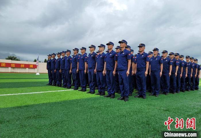 【中新网】国家消防救援局机动队伍进驻海南