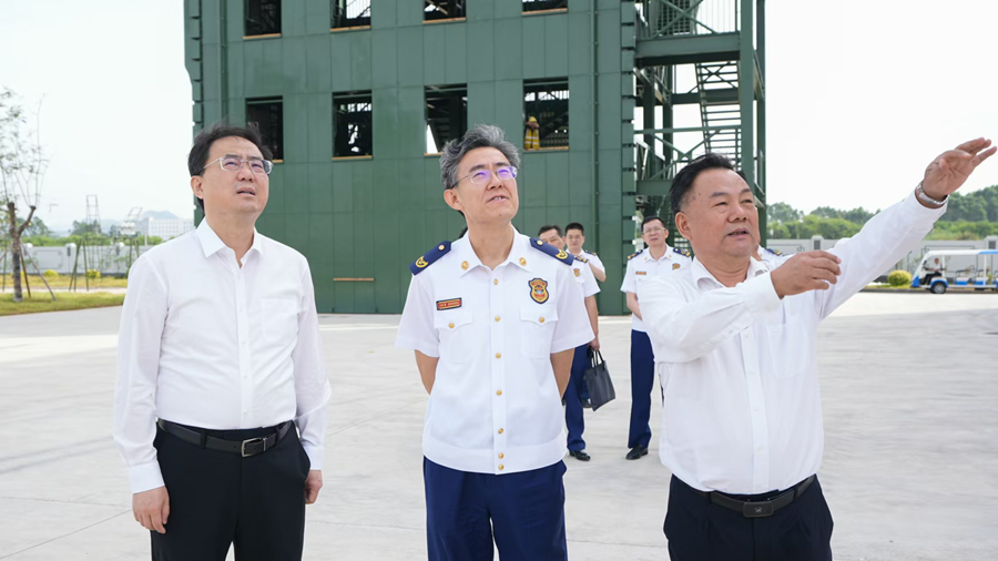 郝军辉到福建广东调研消防救援工作和队伍建设