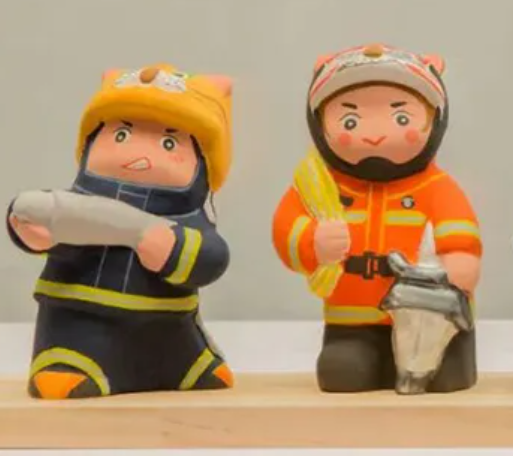 泥塑|小小消防员