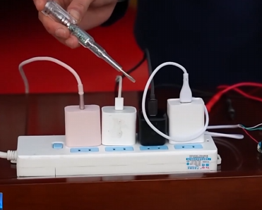 消防试验提示：充电器长期不拔存隐患