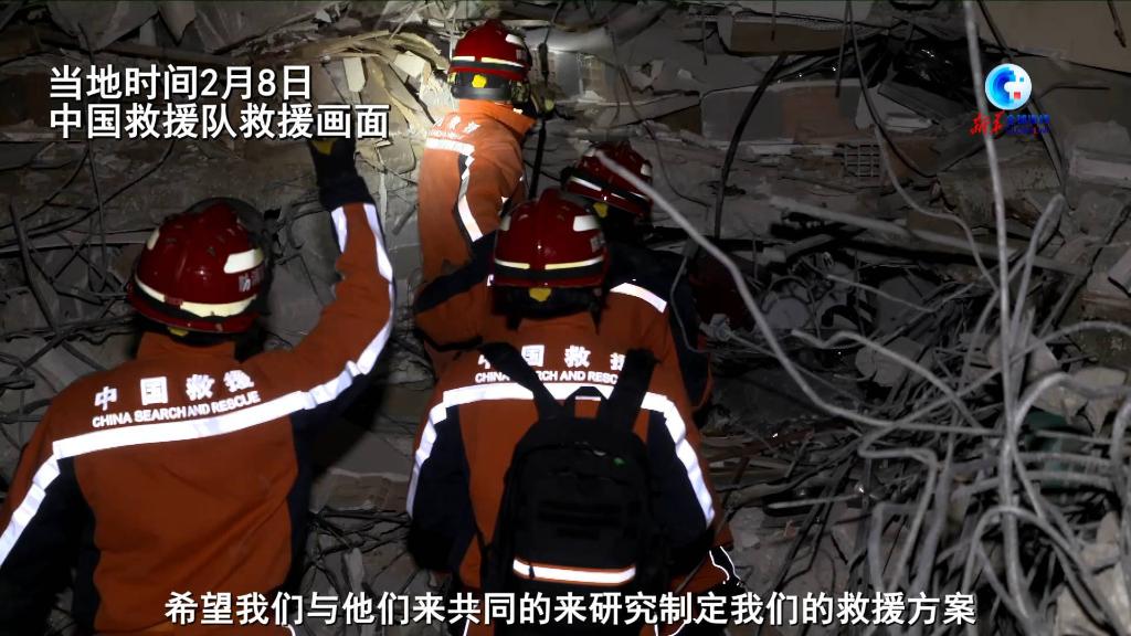 【新华社】中国救援队讲述营救废墟中孕妇过程