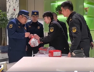 【新闻直播间】两部门开展过滤式消防自救呼吸器专项整治 发现不合格产品1632批次
