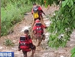 【新闻直播间】湖南石门：救援突遇泥石流 消防转移47名群众