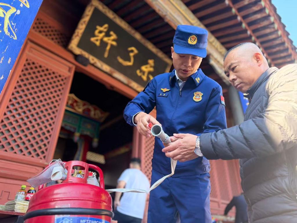 【新华社】“云边消防站”坚守泰山29载