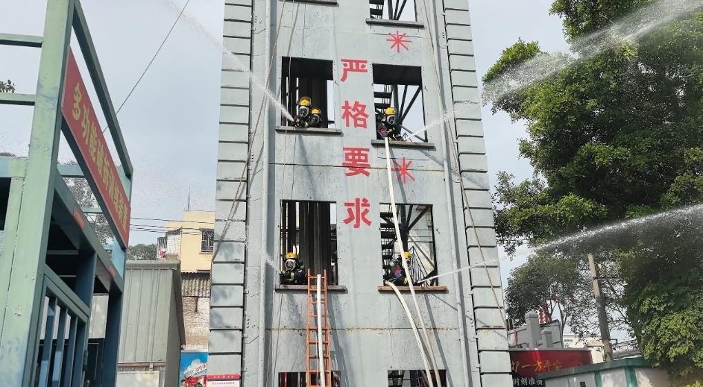 【新华社】新春走基层丨消防站里的坚守与担当