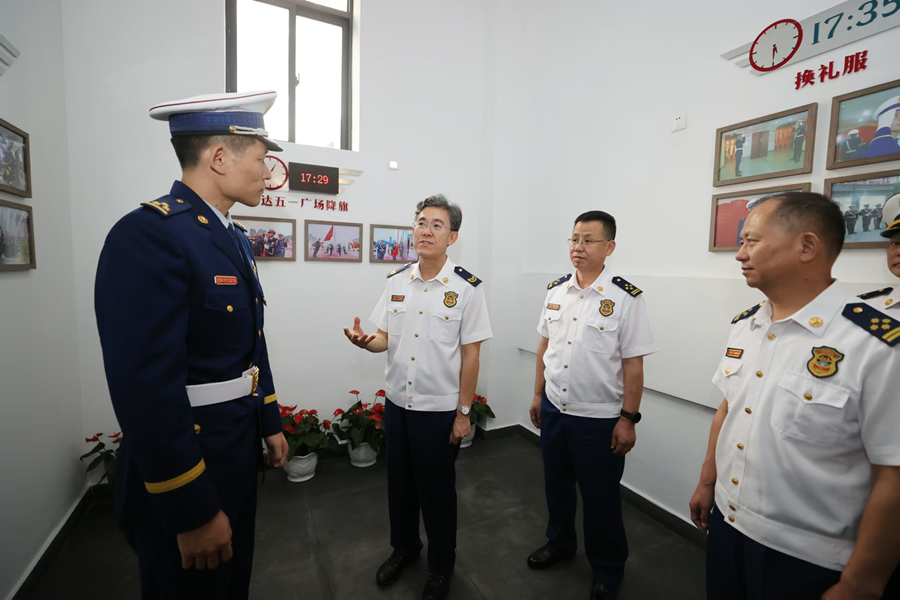 郝军辉到福建广东调研消防救援工作和队伍建设